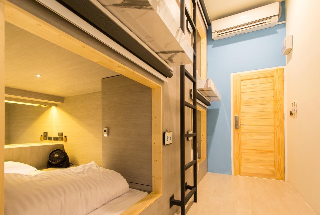 Lazy Sunday hostel Bangkok Exterior foto