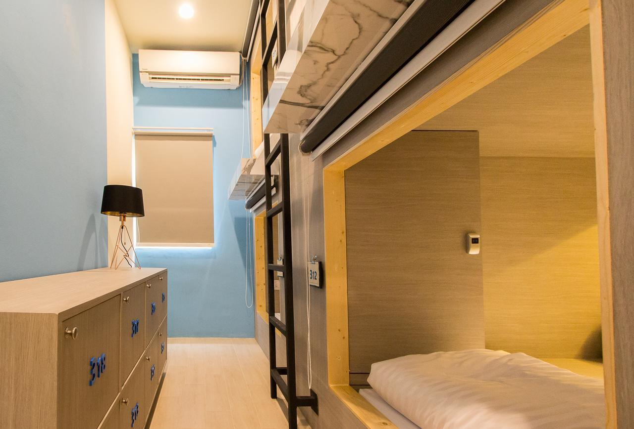 Lazy Sunday hostel Bangkok Exterior foto